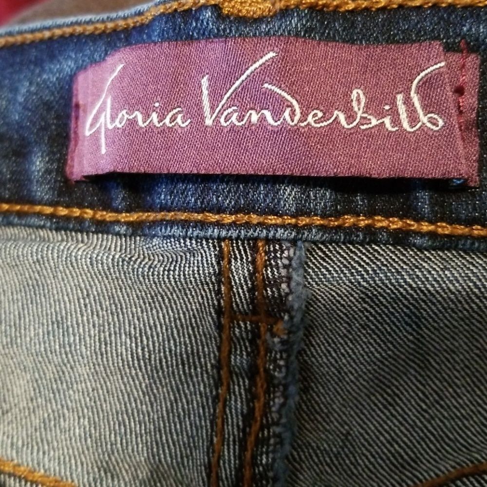 Women's Jeans  - Picture 3 of 4